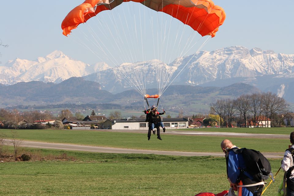 atterrissage saut en parachute